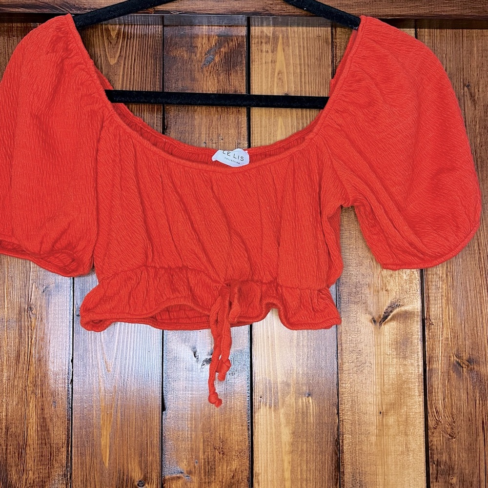 Le Lis, cropped short sleeve top, red, medium